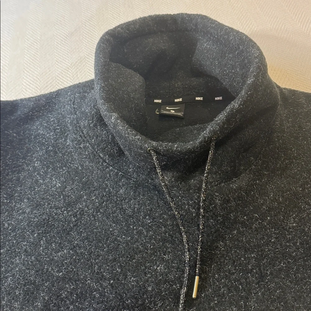 Nike Therma Fleece S Cowl Black pullover Gold embroidered Oversized. Size - LG - Picture 5 of 11